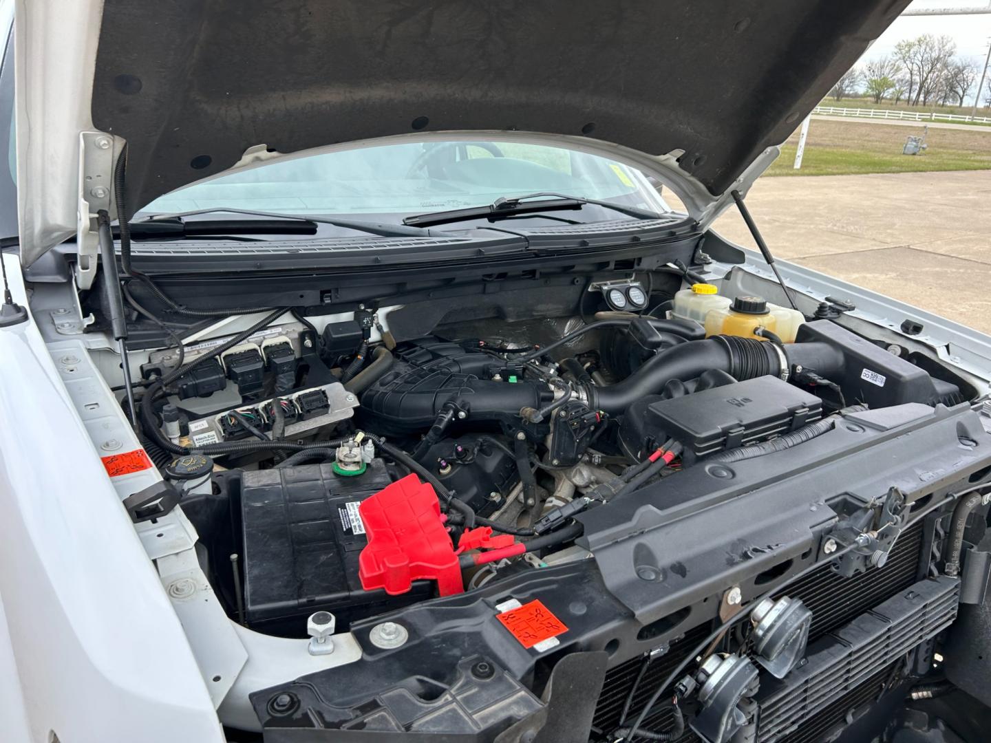 2014 White /Gray Ford F-150 XL SuperCab 6.5-ft. Bed 2WD (1FTEX1CM3EK) with an 3.7L V6 DOHC 24V engine, 6-Speed Automatic transmission, located at 17760 Hwy 62, Morris, OK, 74445, (918) 733-4887, 35.609104, -95.877060 - 2014 FORD F-150 XL SUPERCAB 6.5-ft. BED 2WD 3.7L V6 FEATURES KEYLESS REMOTE ENTRY, POWER LOCKS, POWER WINDOWS, AM/FM STEREO, TOUCH SCREEN, AUXILLARY PORT, HANDS-FREE BLUETOOTH CALLING, CRUISE CONTROL, TRACTION CONTROL, MULTI-FUNCTIONING STEERING WHEEL CONTROLS, BACKUP CAMERA. EQUIPPED WITH A BI-FUEL - Photo#22